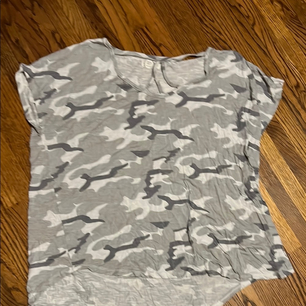 Maurices Gray and White Relaxed Asymmetrical Cap Sleeve Tee